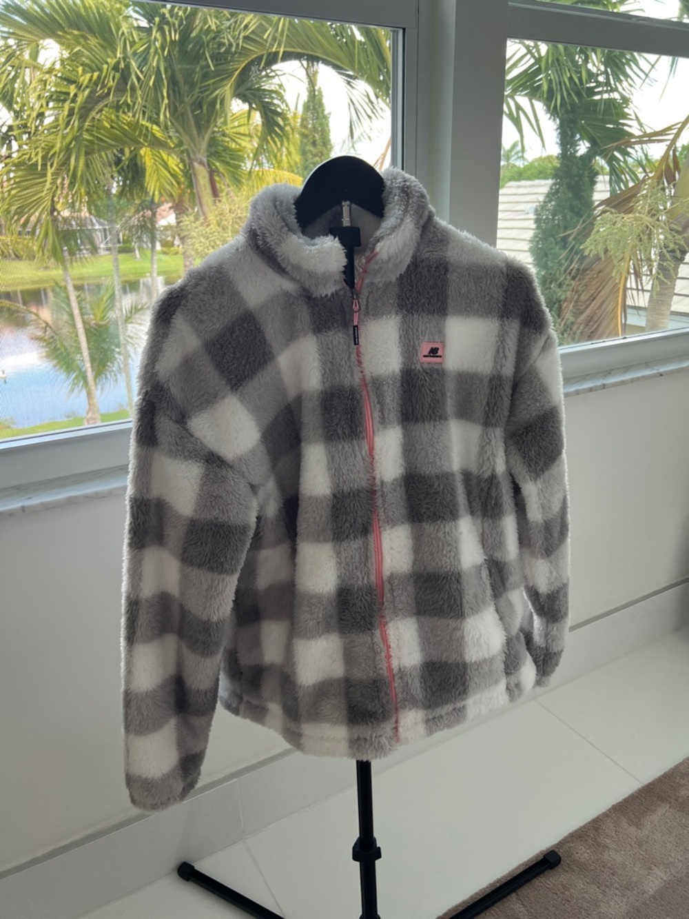 New Balance women Gray & White Plaid Fleece Jacket with Pink Zip